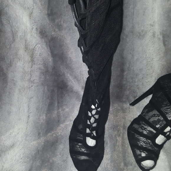 Boots - Picture 2 of 5